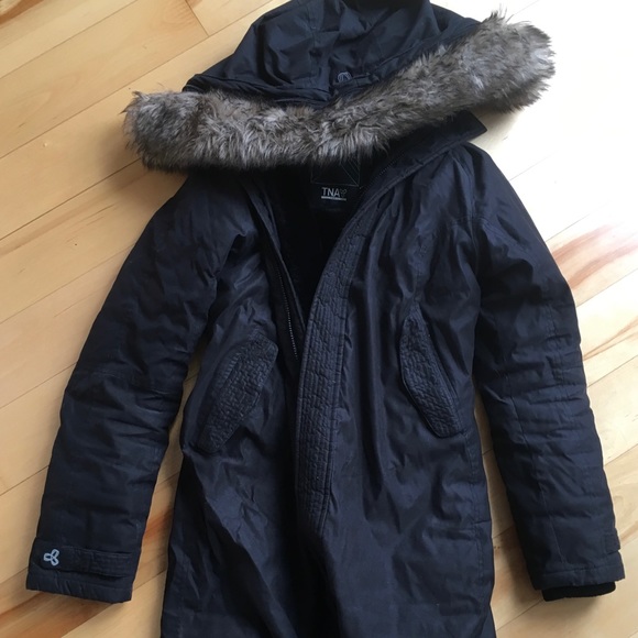 Aritzia Parka - Picture 1 of 3